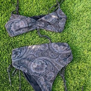 Like new! Amuse Society black paisley bikini set - medium